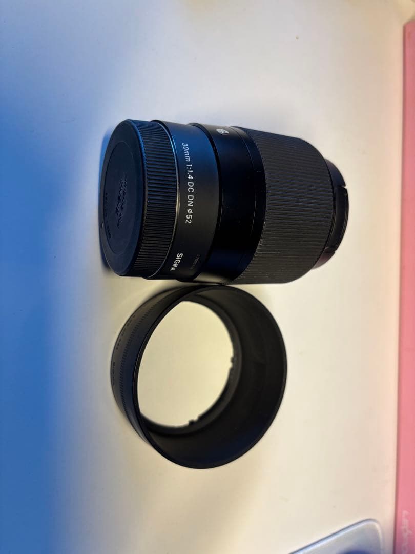 SIGMA レンズ　30mm f1.4 Amazon.com : Sigma 30mm F1.4 Contemporary DC DN Lens for Sony E