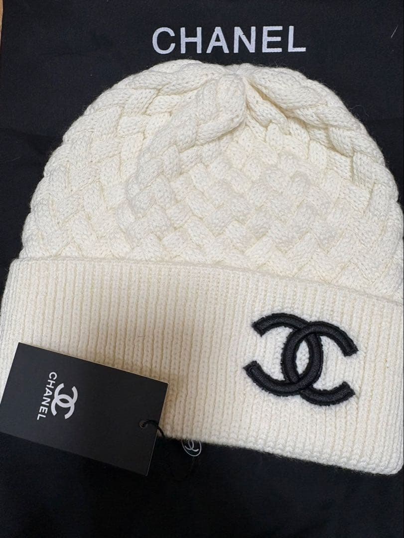 希少ノベルティーCHANELリブ編みニット帽ホワイト 国内発送☆シャネル ニット帽 ニットキャップ CCマーク ホワイト