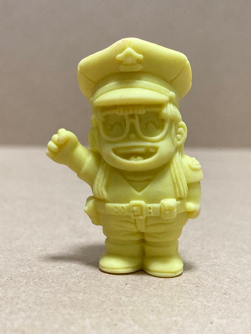 Dr.スランプアラレちゃん　アラレちゃんポリス　　消しゴム　黄色 Dr.スランプアラレちゃん アラレちゃんポリス 消しゴム 黄色 Dr