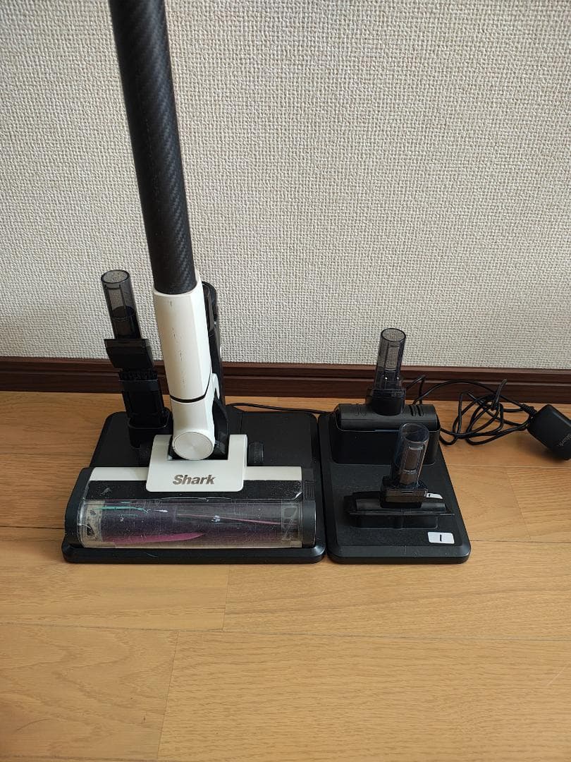 シャーク☆LC200JIV☆バッテリー新品と同等☆ヘッド微割れあり - 掃除