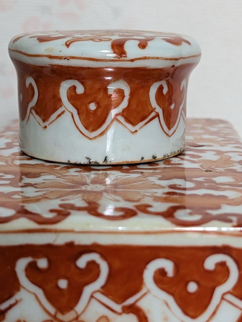 中国 古玩 古美術 紅彩 角形酒缶 瓶 アンティーク 骨董品 コレクション