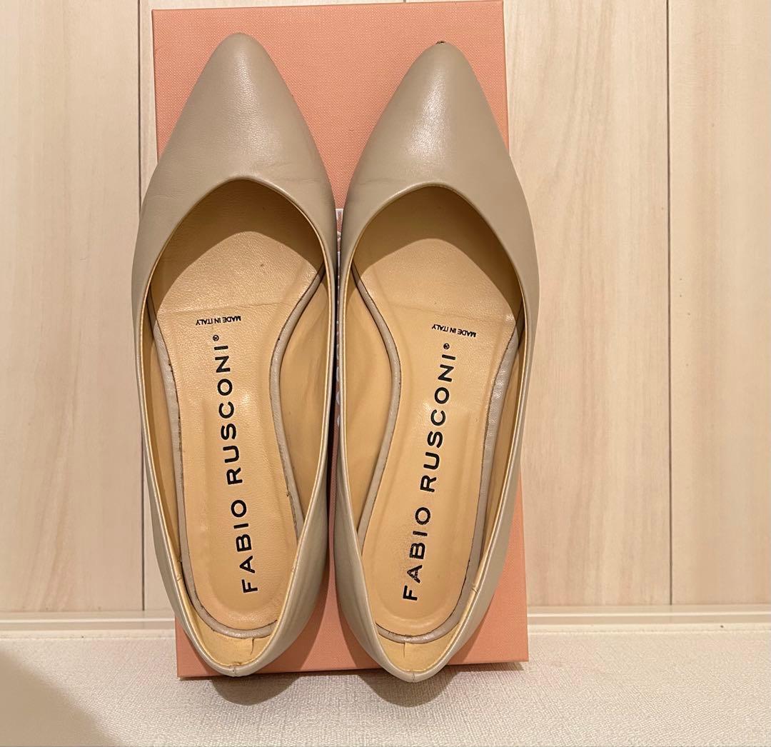 FABIO RUSCONI ベージュ フラットシューズ - メルカリ