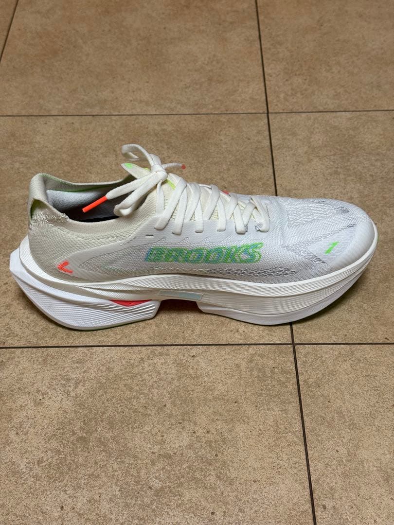 〔27.0cm〕 ブルックス ハイペリオンマックス 3