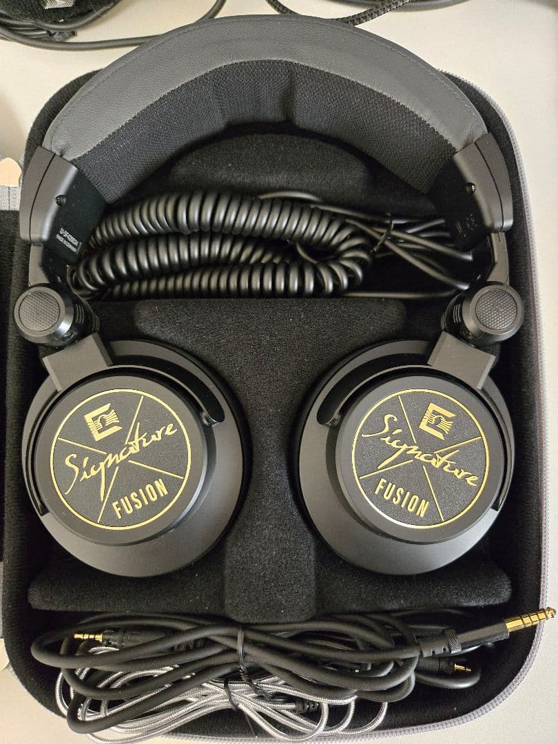Signature FUSION｜ULTRASONE 4.4バランス接続対応 ウルトラゾーンのプロフェッショナル向けヘッドホンの最新モデル
