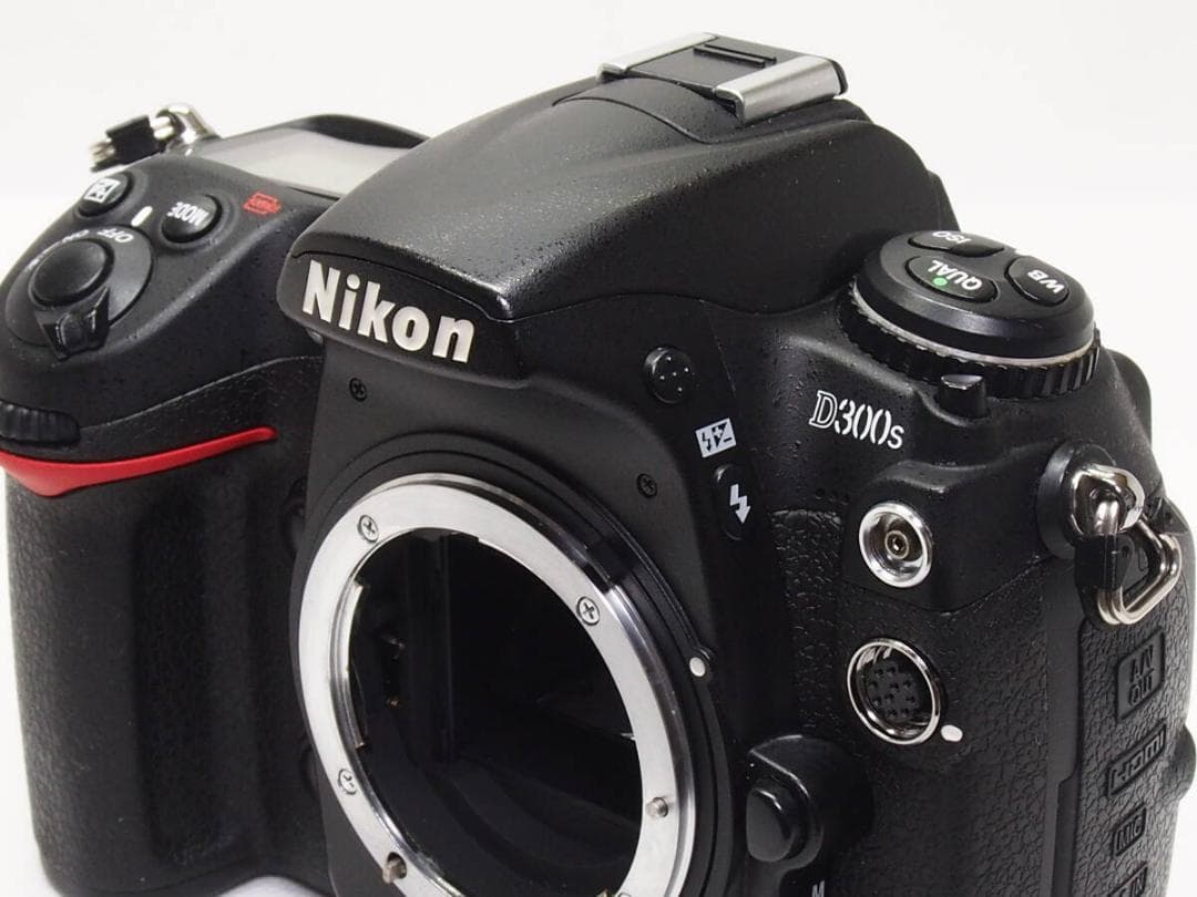 ■美品■ ニコン Nikon D300s ボディ 《 動作光学良好 》