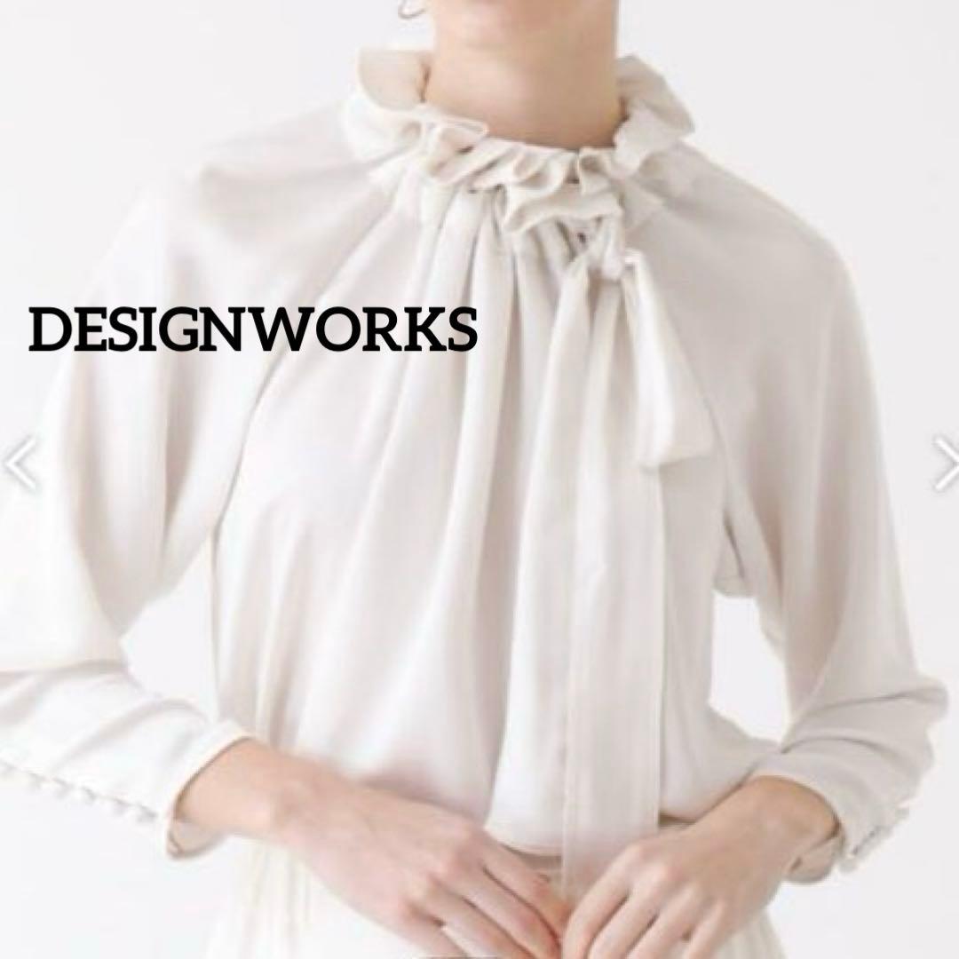 美品✨デザインワークス　サテンリボンブラウス　ボウタイ　日本製　38 ロングセラー】サテンリボンブラウス｜DESIGNWORKS / デザインワークス