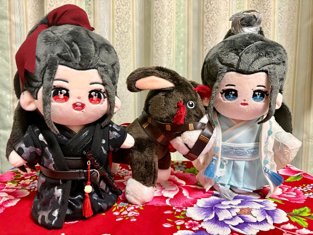 陳情令 魔道祖師 ぬいぐるみ衣装付き 2体セット（馬は付いていません） 非公式 陳情令 魔道祖師 ぬいぐるみ衣装付き 2体セット（馬は付いていません）