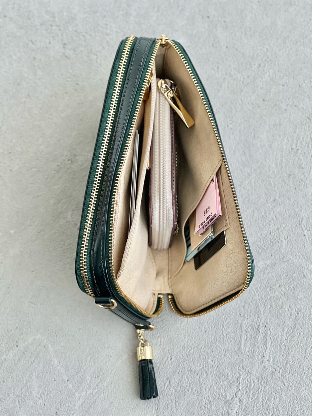 その日の気分でカラーをチョイス♪お財布機能付きスマホショルダー