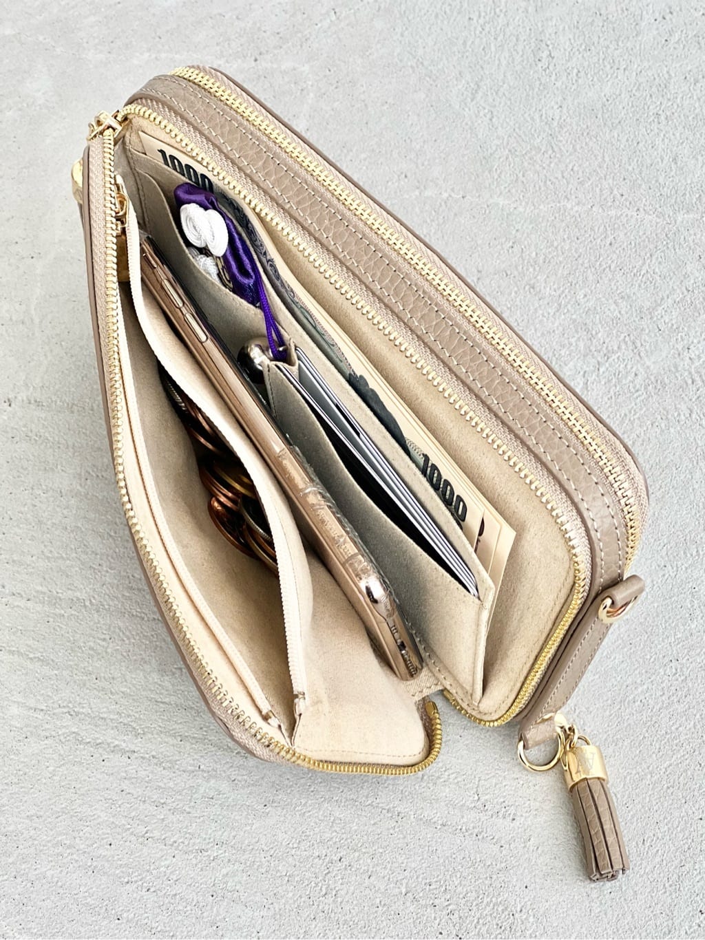 その日の気分でカラーをチョイス♪お財布機能付きスマホショルダー