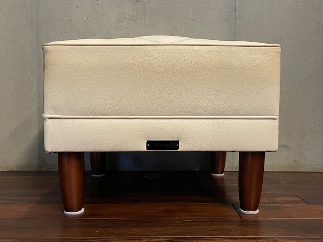 karimokuカリモク60 オットマン アイボリー ロビーチェアやKチェアと