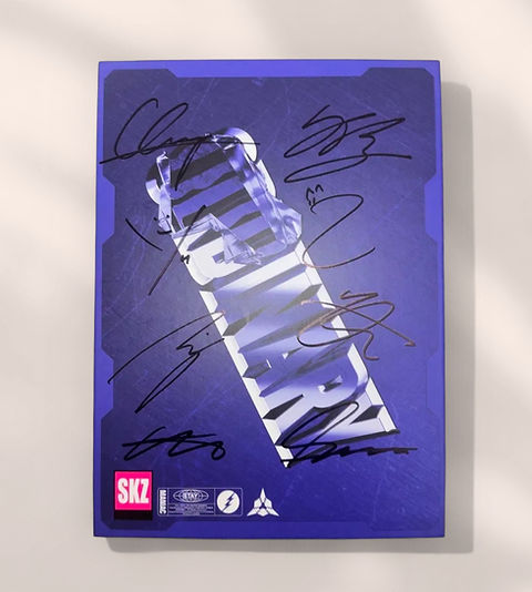 STRAY KIDS - MANIAC SIGNED ALBUM | Inspire Me Shop