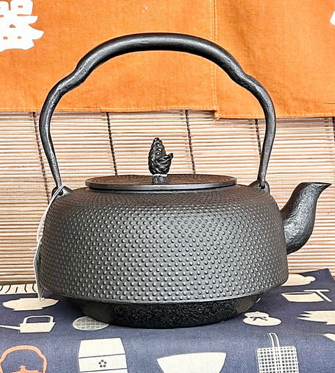 南部鉄器 岩鋳 鉄瓶 万代アラレ 18型 1.8L | 内藤金物店 | 静岡県富士