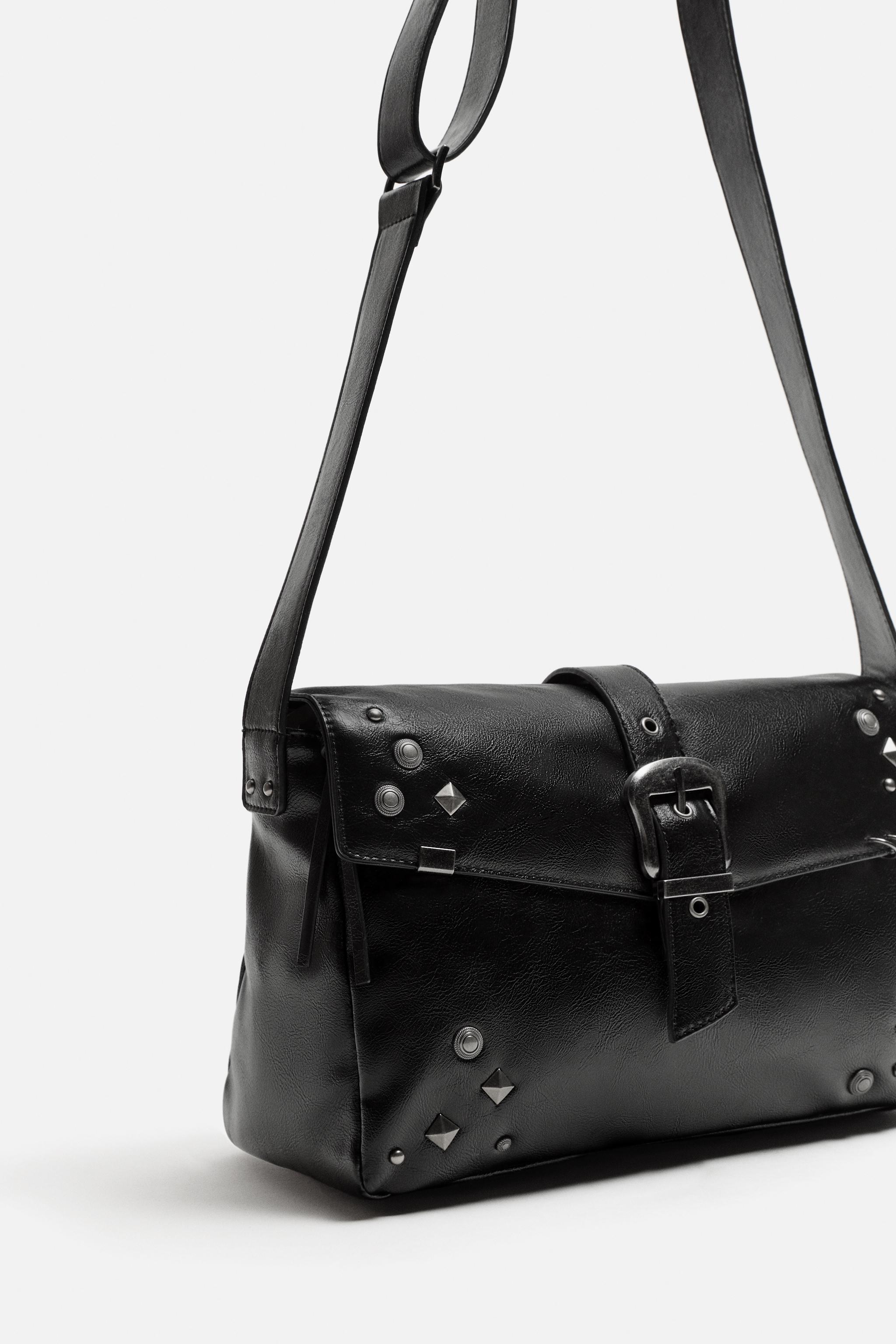 ZARA ボディバッグ 定価2万円⭐︎着画あり ZARA ボディバッグ 定価2