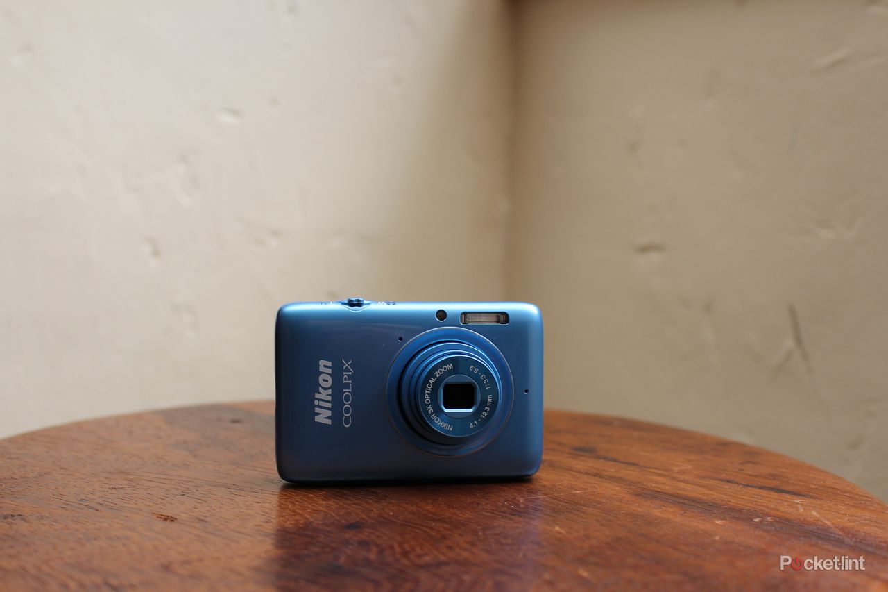 Nikon Coolpix S02 hands-on: A dinky camera fit for Bond