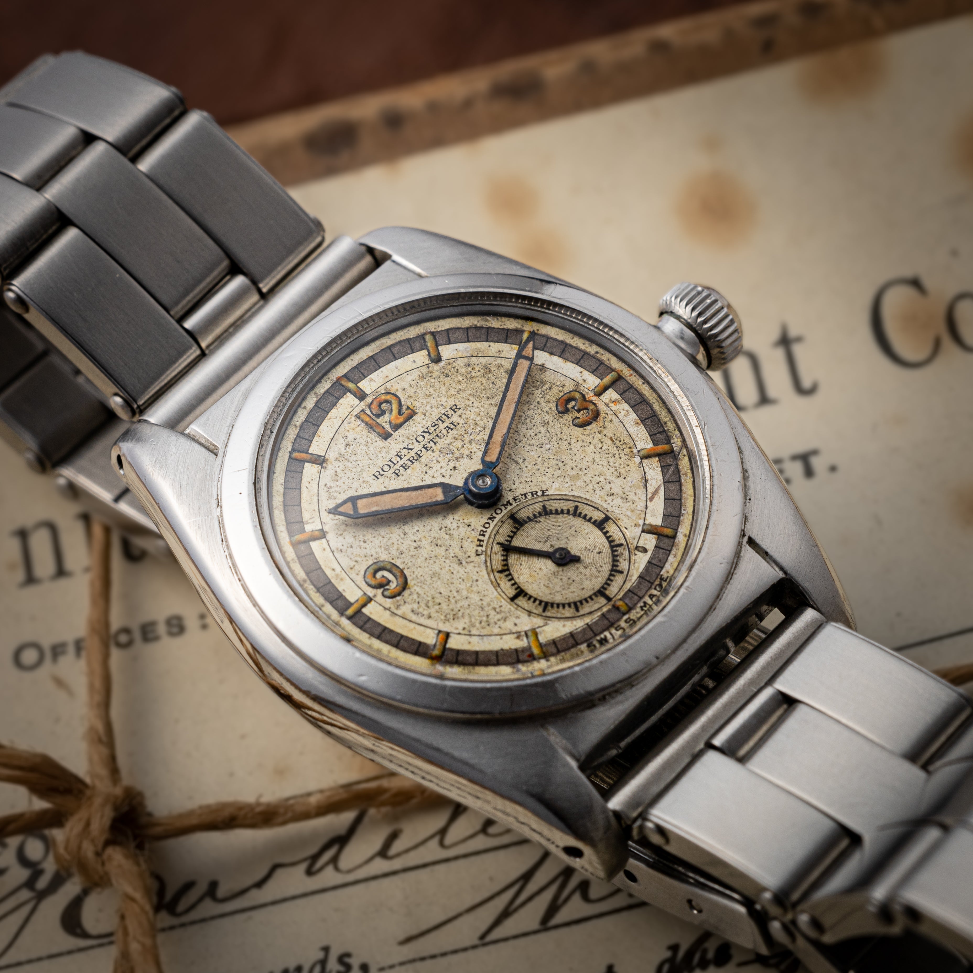 時計のガラスの傷はヴィンテージの風合いか、それとも修理するべき