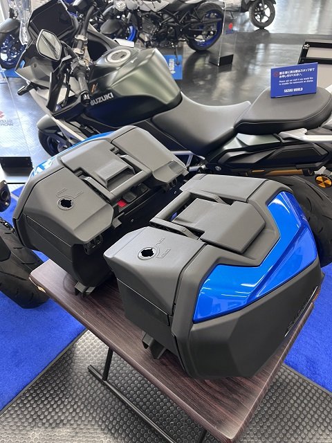 展示中【GSX-S1000GT/GSX-S1000GX】専用サイドケース実物をご覧頂け