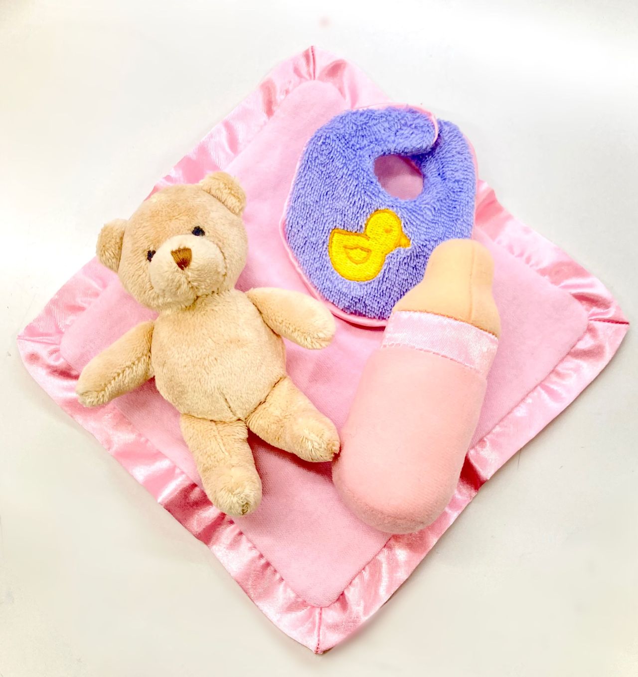 プレゼントに可愛いアイテムはいかがでしょうか？｜ファミリア伊勢丹