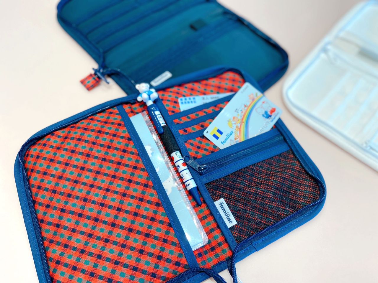 あかちゃんの成長を記録する「母子手帳入れ」｜ファミリア代官山店の