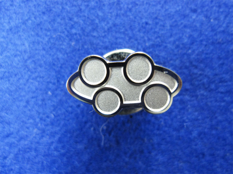 社章サンプル | 社章 ネームプレートは青谷製作所