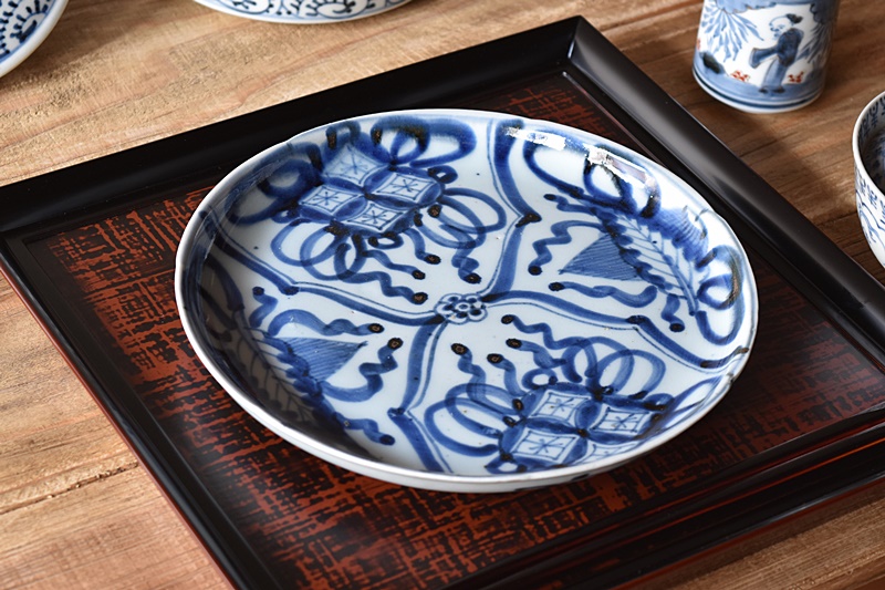 古伊万里 染付 宝尽くし 七寸皿 - 生活骨董と古布のアンティーク