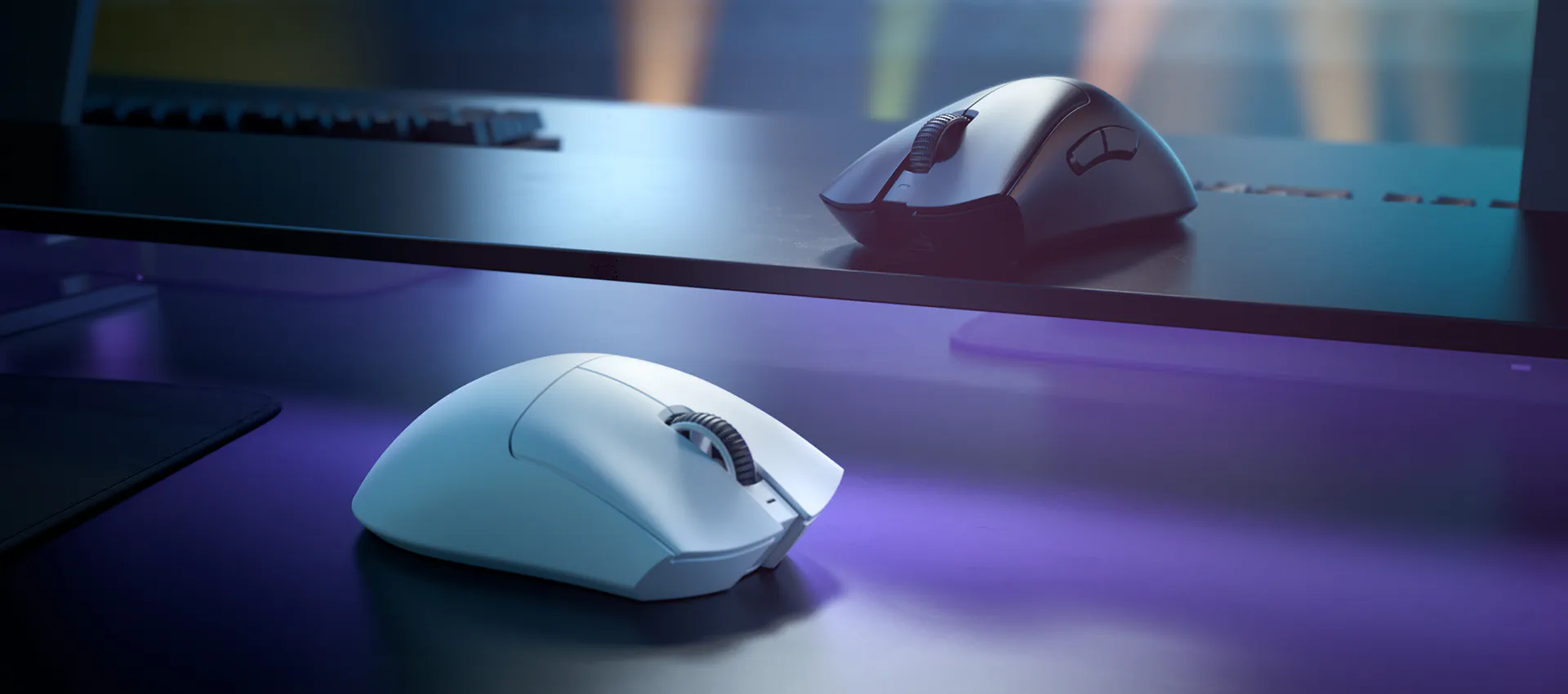 Lightest Ergonomic Esports Mouse - Razer DeathAdder V3 Pro | Razer