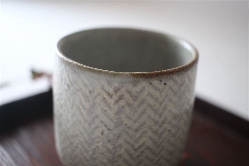 島岡桂｜地釉縄文象嵌湯呑（角小）a | UTSUWA11
