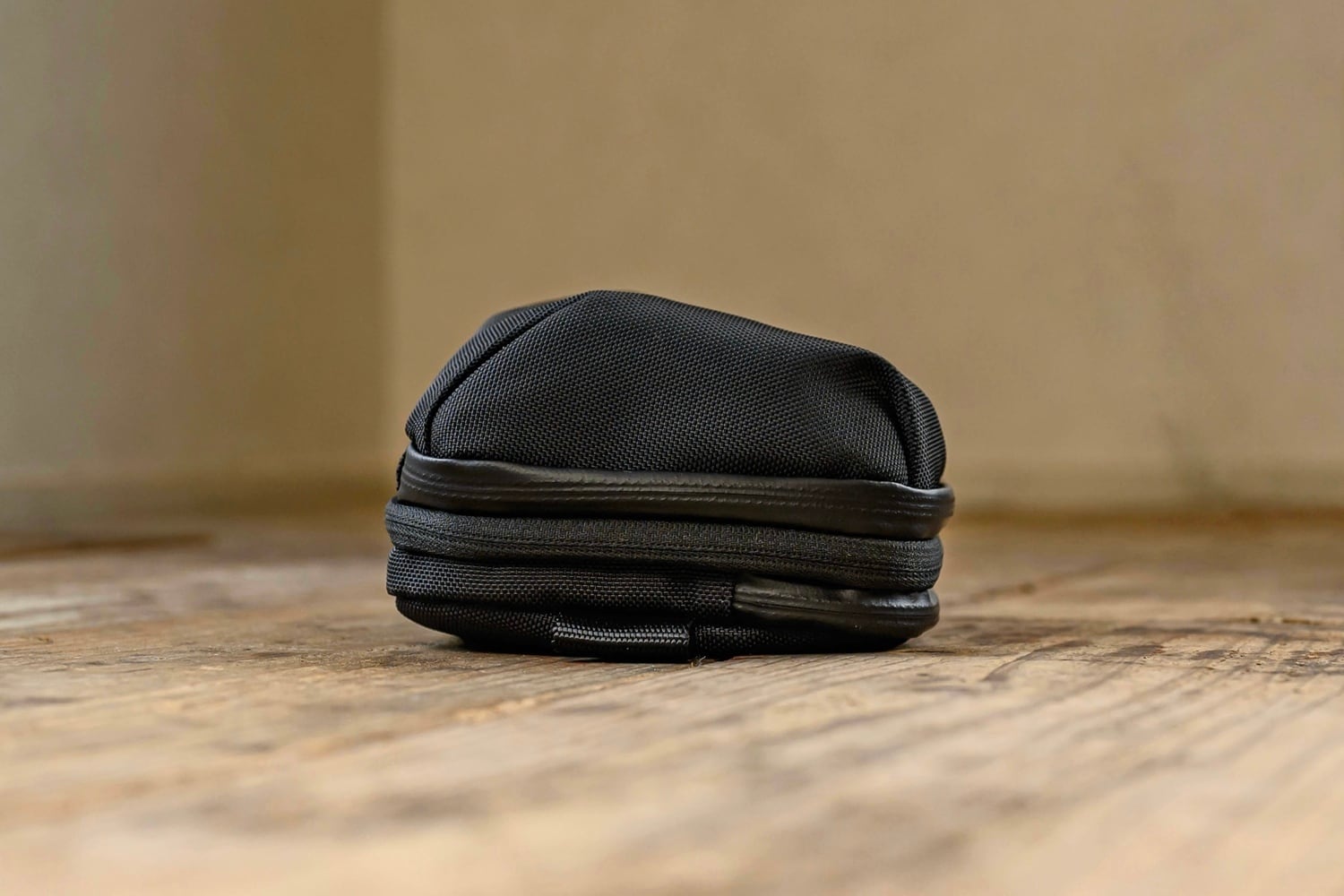 伸縮自在なガジェットポーチ「HALFDAY POUCH 」 | drip公式オンライン