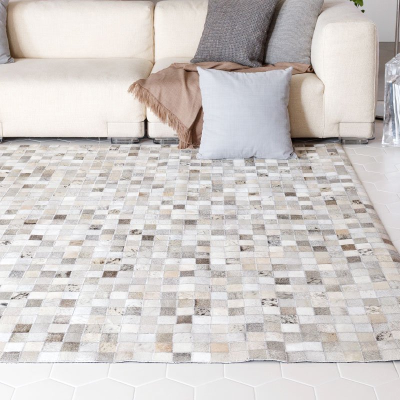 上質カウレザー] パッチワークのカウハイドラグ グレー / UC672 | ボー