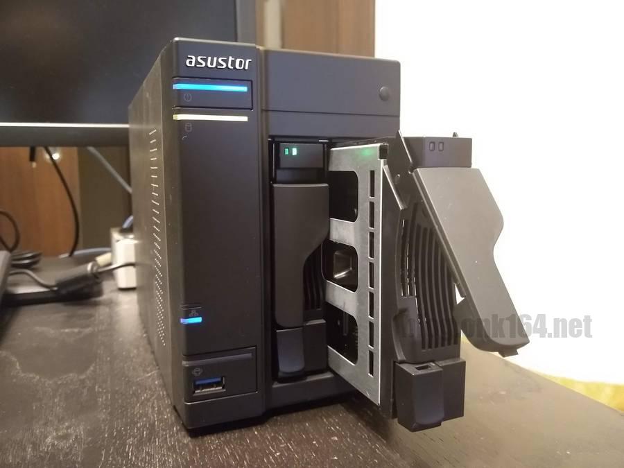 ASUSTORのNAS AS-202TのRAID1容量を2TBから3TBに増やすHDD交換方法