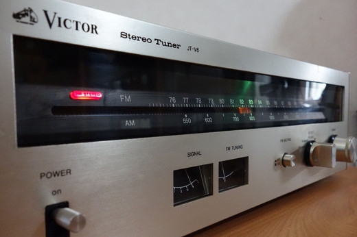 VICTOR JT-V6: BLUESS Laboratory