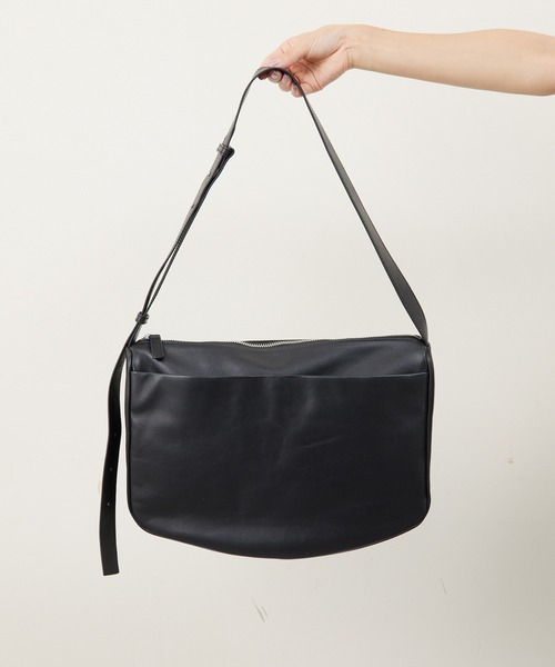 ear PAPILLONNER（イアパピヨネ）の「《牛革》スワローマチショルダー