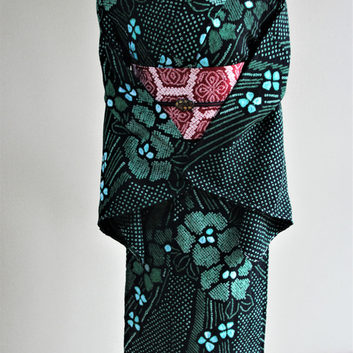 ◇有松鳴海絞 浴衣◇【黒+緑】少し毒のある個性的な色使いが妖艶な