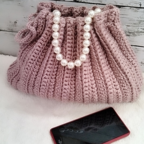 パール持ち手 ／エレガント／ニットバッグ／かぎ針編み／ハンドメイド