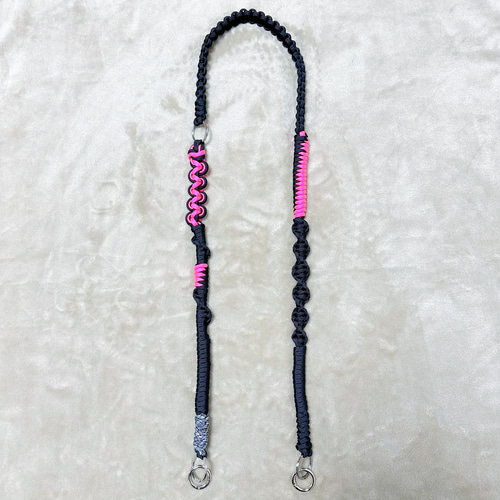 パラコードスマホストラップ✳︎太め・115cm✳︎黒+ピンク ネック