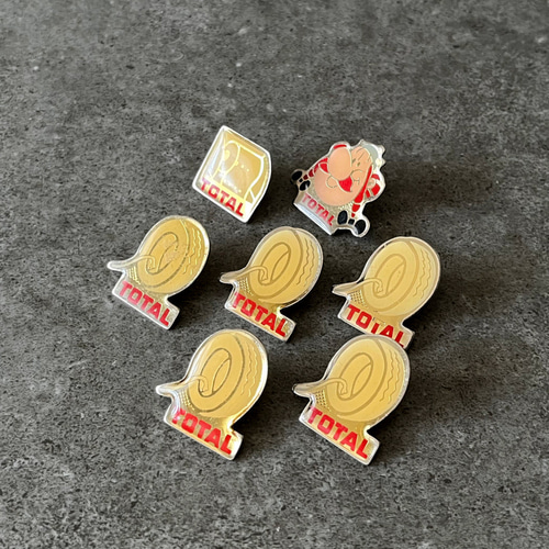 送料無料】7個セット フランス ヴィンテージ ピンバッジ TOTAL パーツ