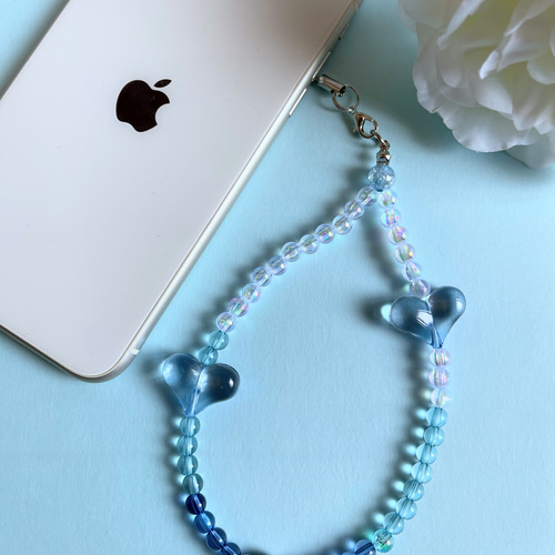 ブルーグラデーション】大粒の透明なブルーハートがかわいい 携帯