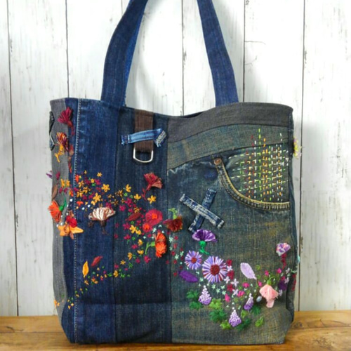 大きめ 花刺繍 デニムバック ～ リメイクバック パッチワークバック