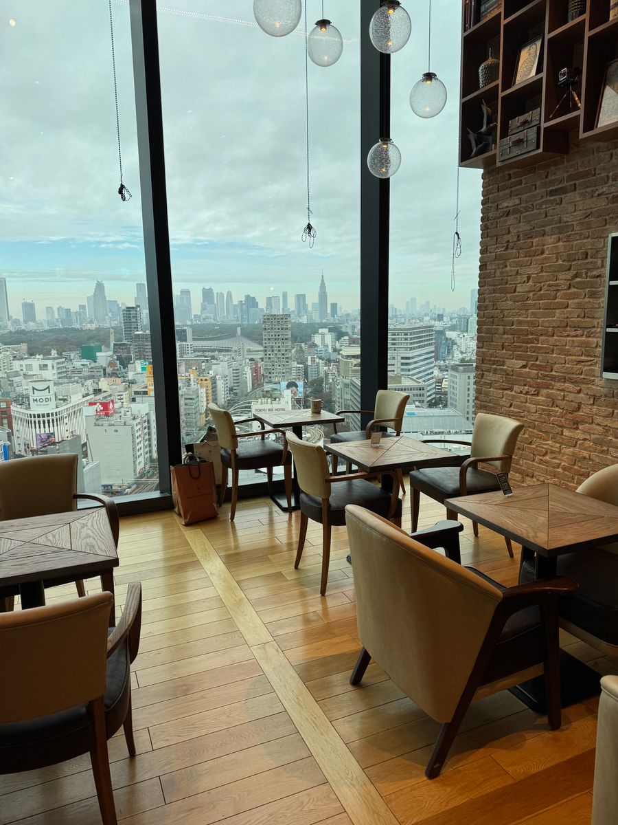 5 CROSSTIES COFFEE – Cafe and Cowork