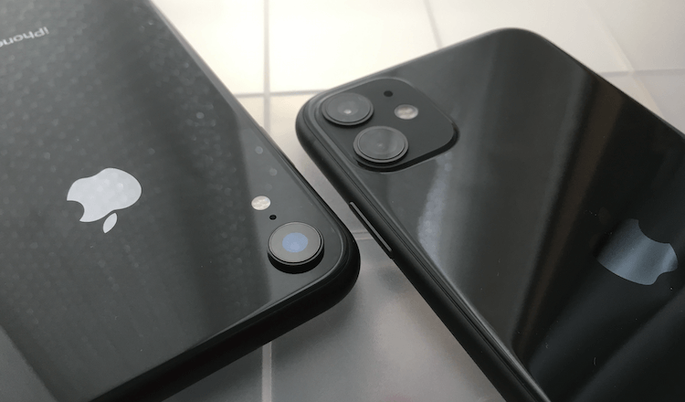 黒色比較】iPhone 11 ブラックとiPhone XR ブラックのカラー・色の違い