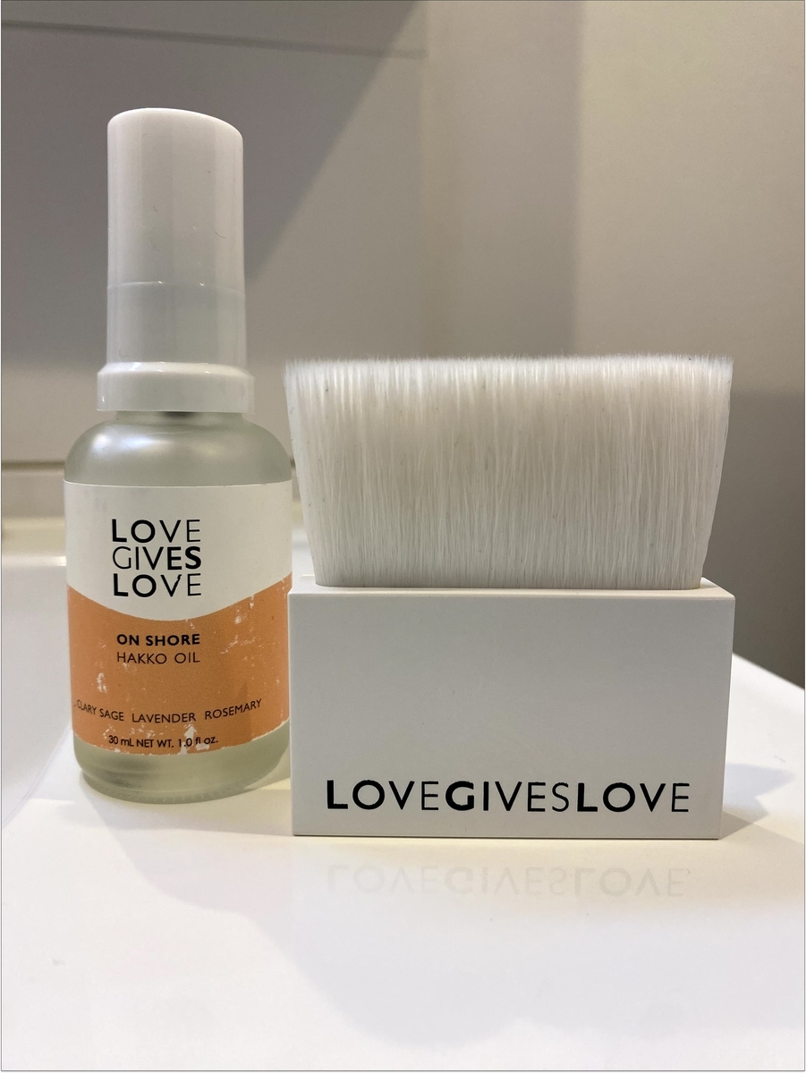 RIKACOさんプロデュースブランド「Love Gives Love」のフェイスブラシ