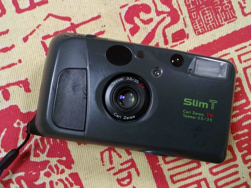 プアマンズ・コンタックスT2】京セラ・スリムTの復活 - 黒色中国BLOG
