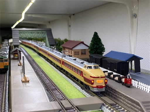 □ライト不調の原因を探れ□KATO 10-351・353 181系「とき」基本&amp