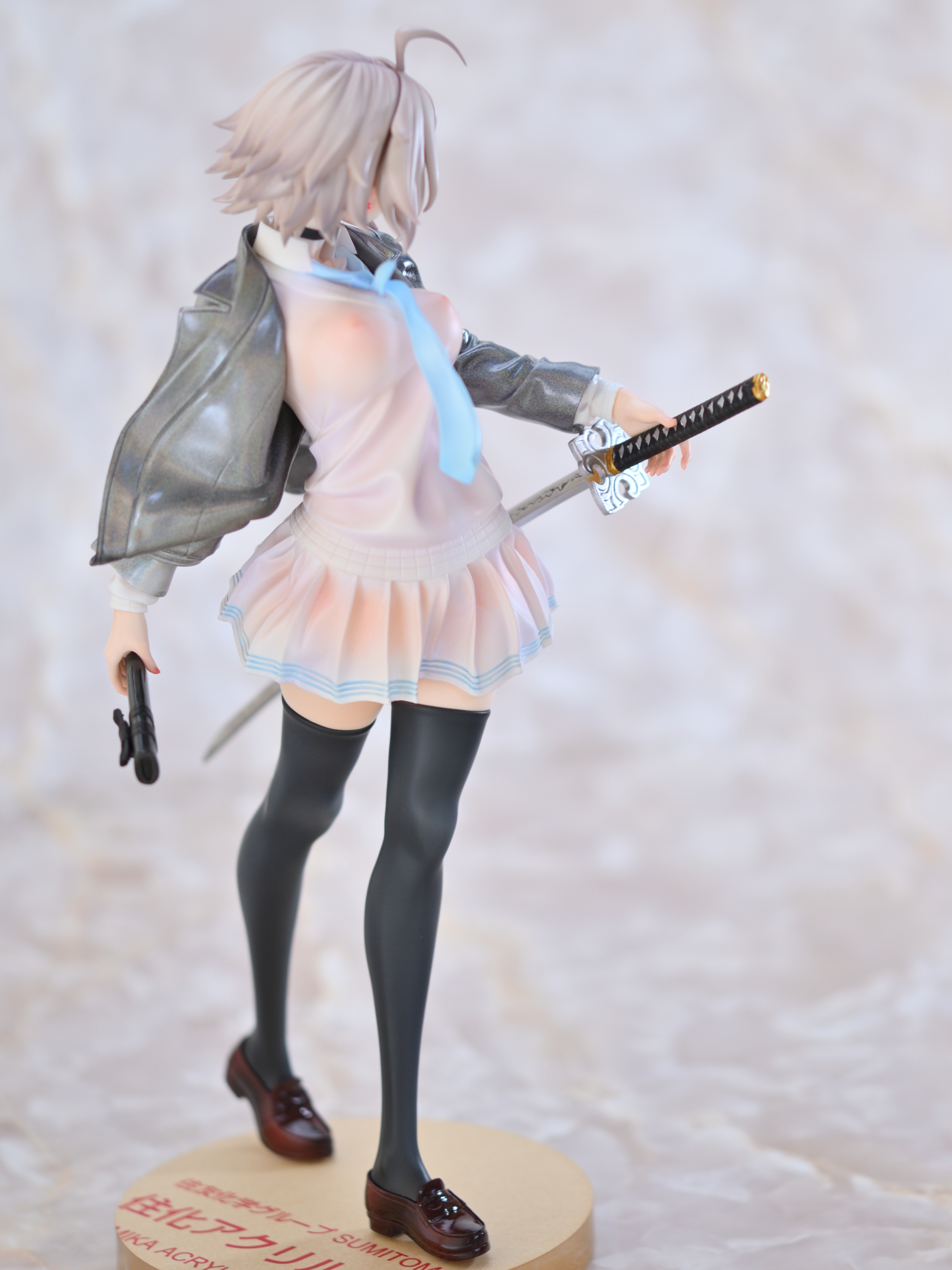 制服ジャンヌオルタ ガレージキット 完成 引き続き透け感のある塗装