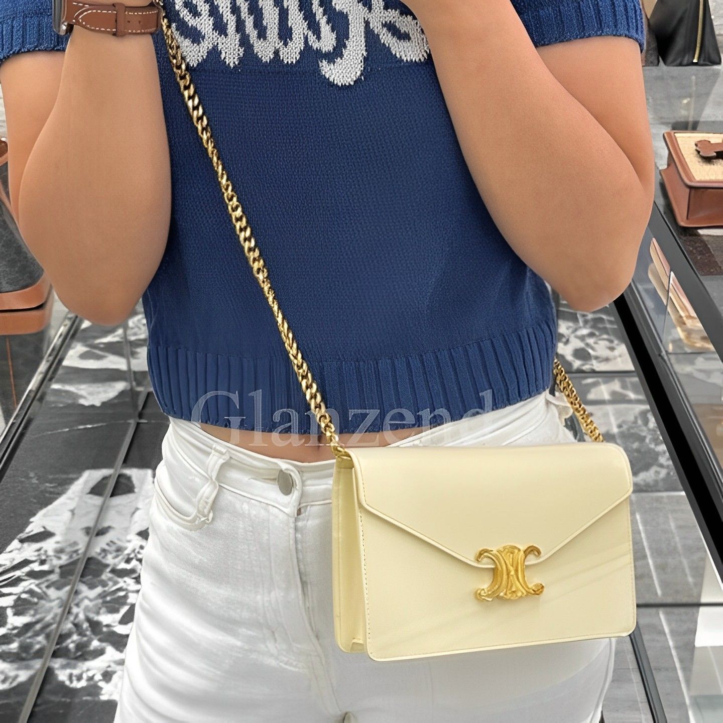 大人気で超入手困難♪【CELINE】トリオンフ チェーンウォレット