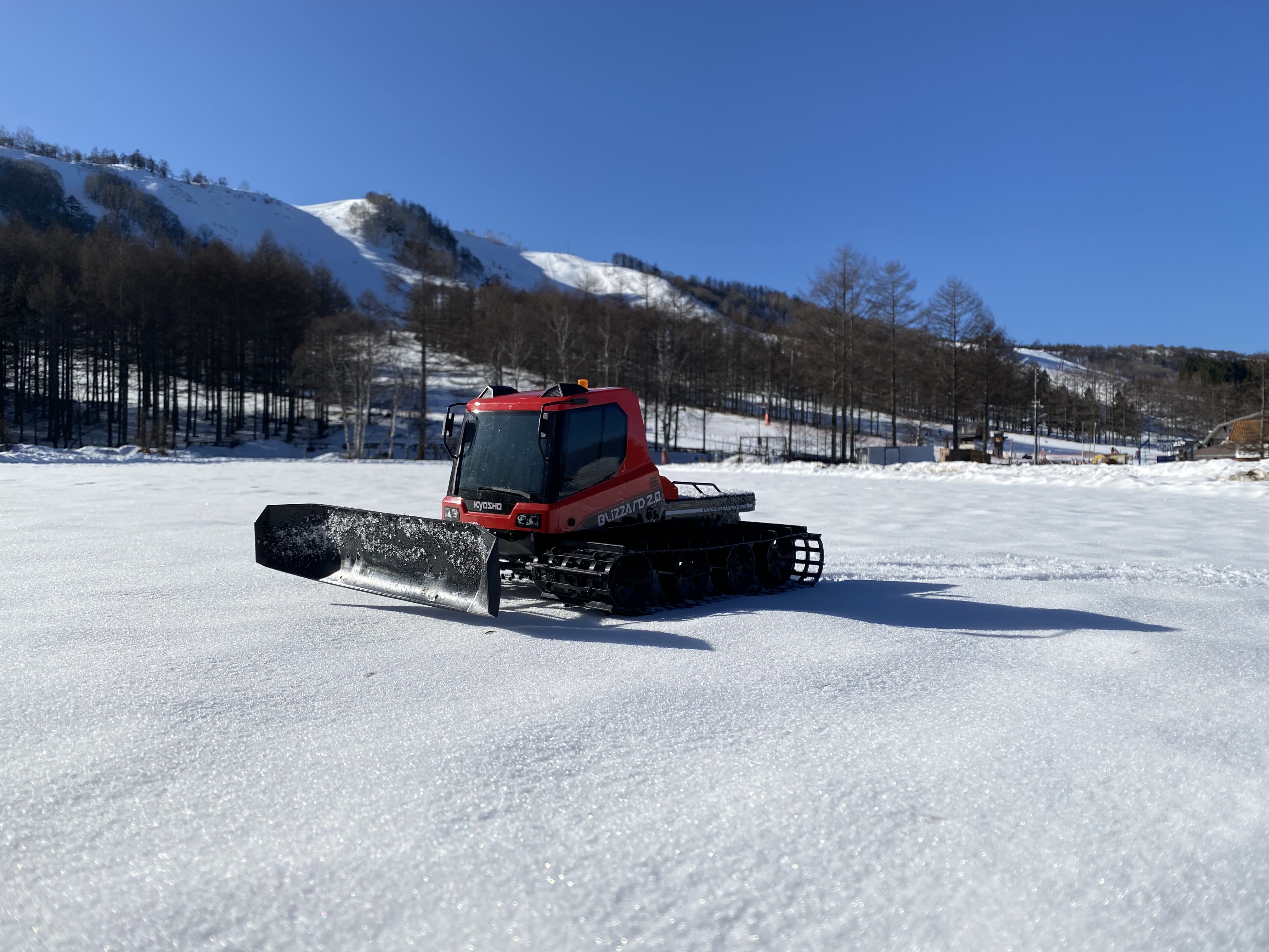 ミニッツ4x4用ベルトクローラーユニット キャタッピを紹介しています