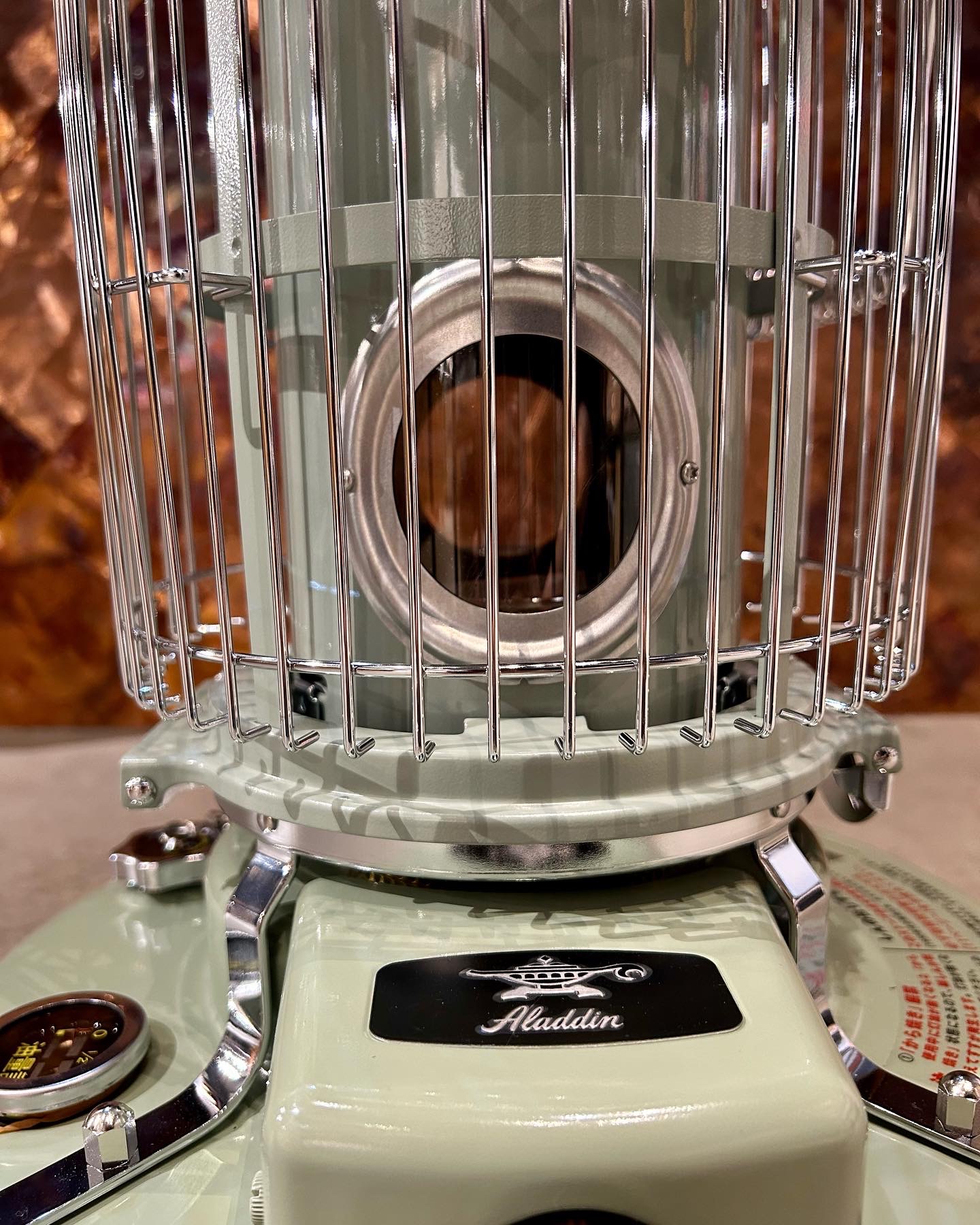 寒い日を乗り越えるために、アラジンストーブおすすめです！ | 日々ノ