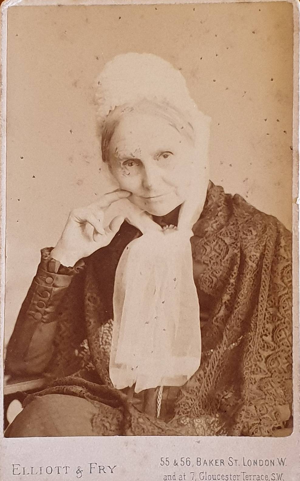 カルト・ド・ヴィジット（Carte de Visite）」とは何ですか？ · Lomography