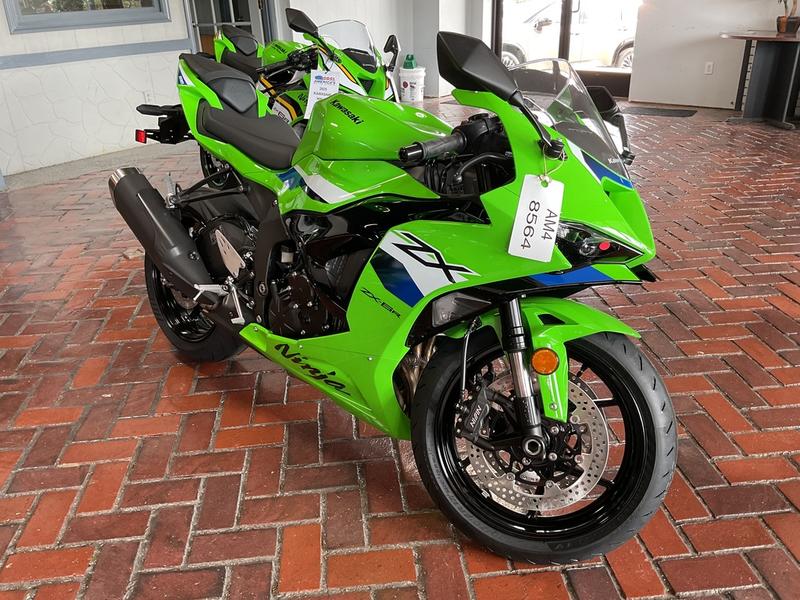 2026 Kawasaki Ninja® ZX™-6R | America's Motor Sports