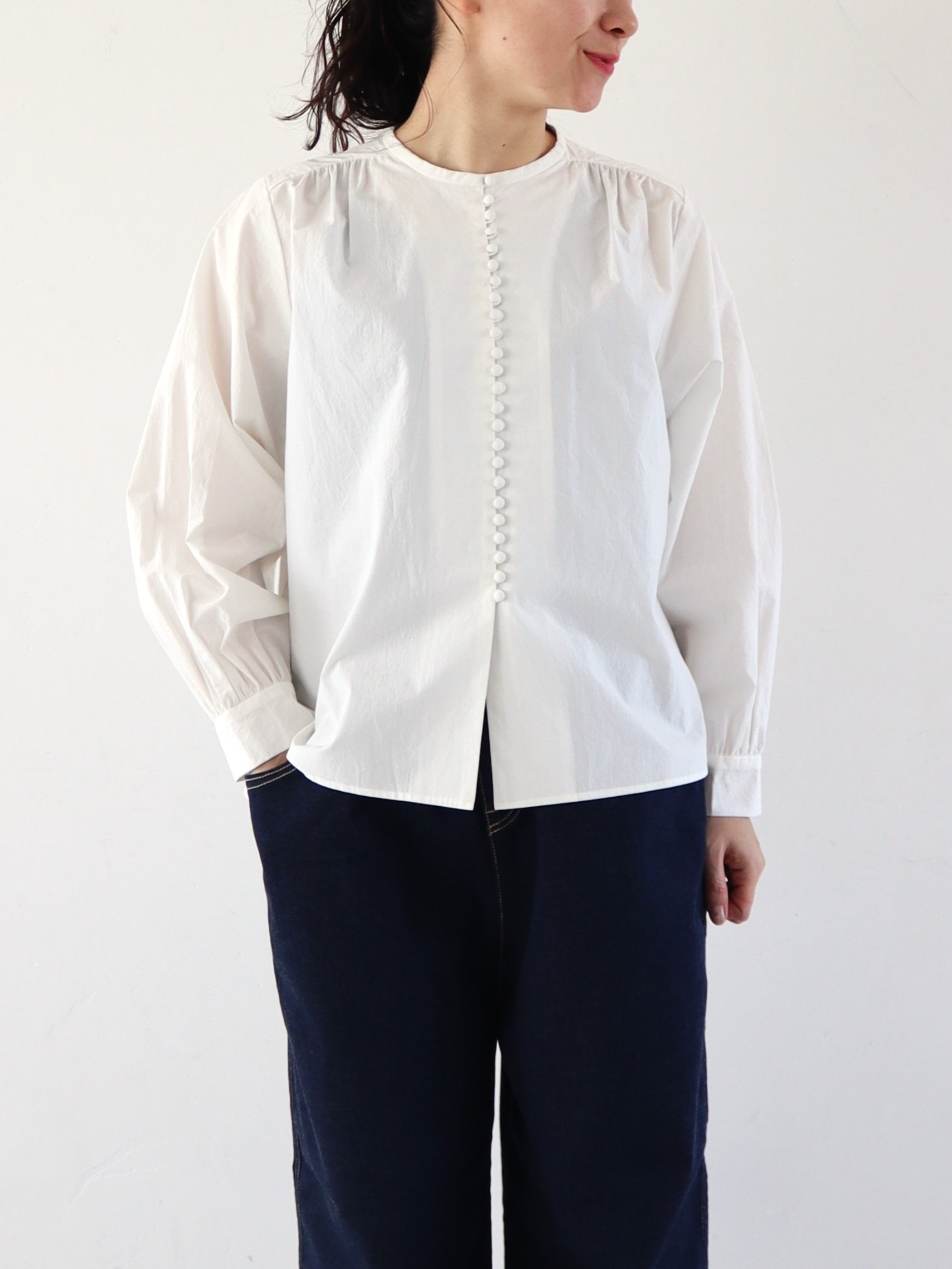 pot and tea | 新品番： 釦たくさんブラウス（ノーカラー）白