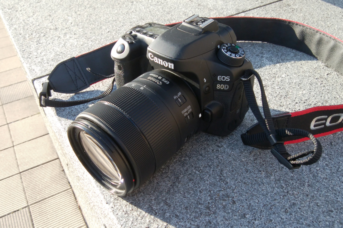 CANON EOS 80D × EF-S 18-135mm F3.5-5.6 IS USM - 東京写真館